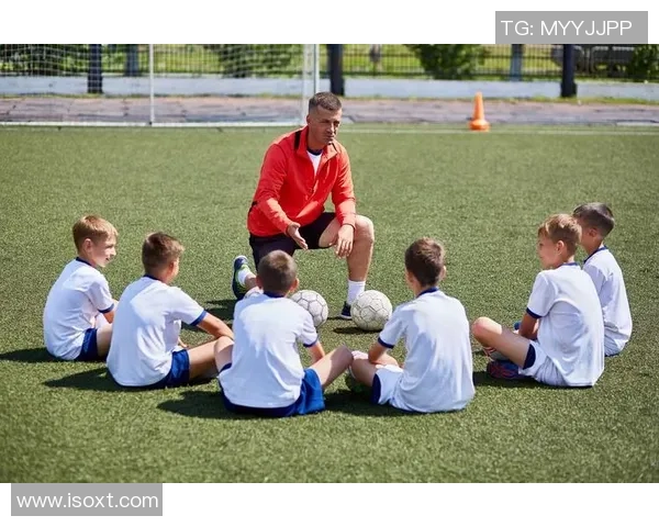 广州足球队团队协作的独特优势与其他球队的深度对比分析